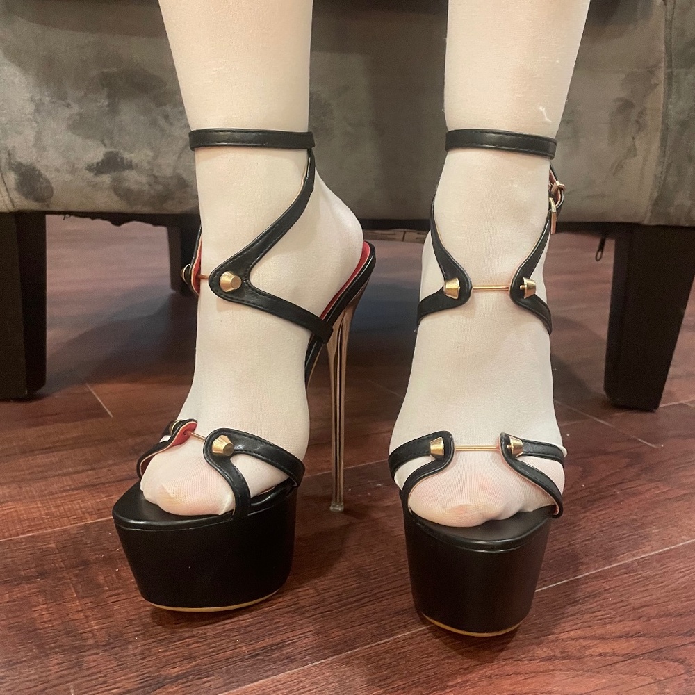 NNB Black Tie Bar High Heel Platform Sandals